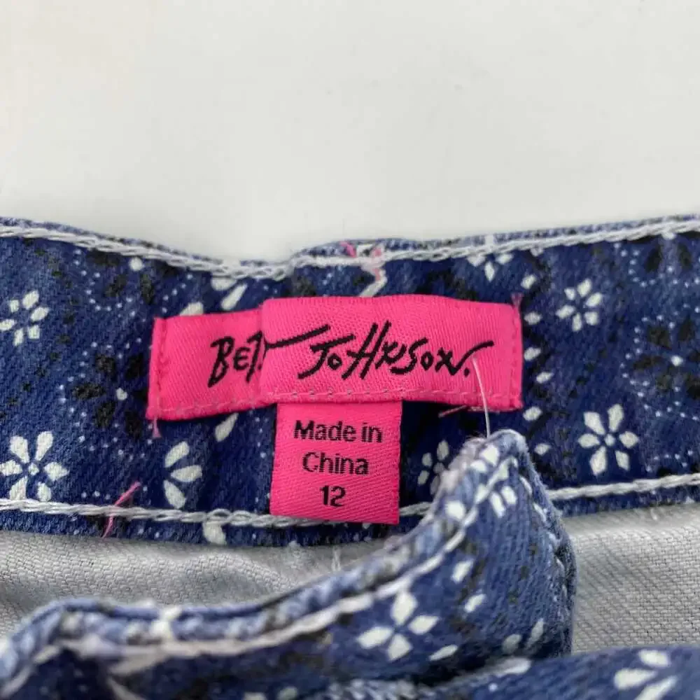 Betsey Johnson Dark Wash Paisley Lace Trim Jean Shorts | Size 12